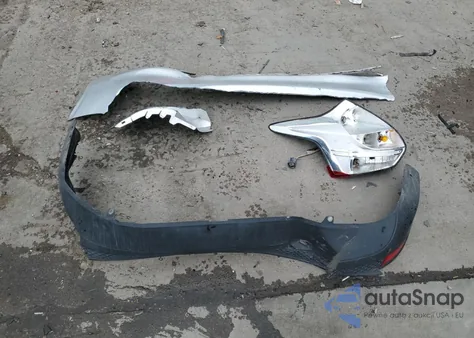 2014 Ford Focus Se z USA, uszkodzony, nr VIN 1FADP3K27EL299947